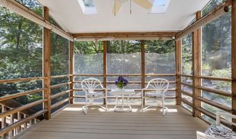 1 Blackhorse Dr, Acton, MA 01720