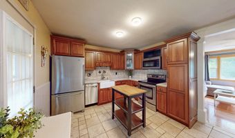 24 Hillside Cir, Brookfield, CT 06804