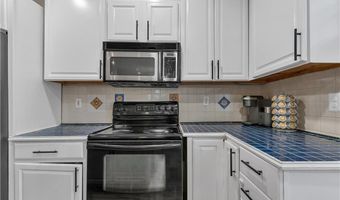 86 Westwood Ave, Cranston, RI 02905