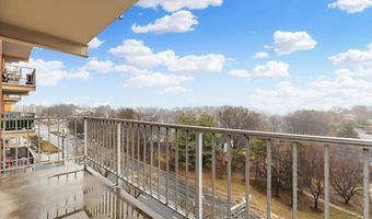4520 KING St 601, Alexandria, VA 22302