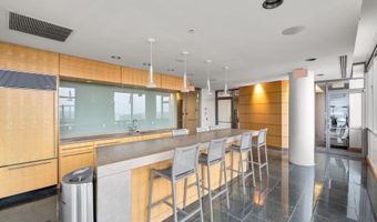 2001 15TH St N 813, Arlington, VA 22201