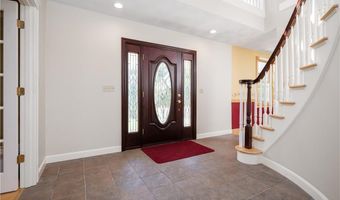 825 Woonsocket Hill Rd, North Smithfield, RI 02896