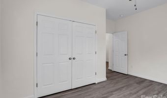 6 Scottish Cir, Asheville, NC 28803