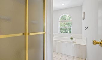 6 Huckleberry Ln, New Egypt, NJ 08533