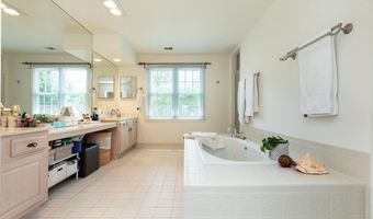 8809 SAUNDERS Ln, Bethesda, MD 20817