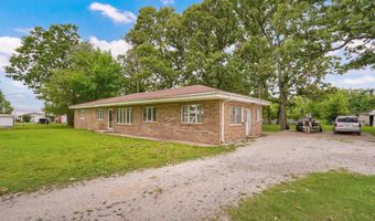 1315 E Church St, Aurora, MO 65605
