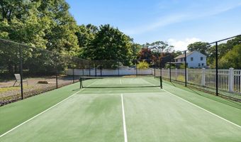 3 Queens Rd 211, Attleboro, MA 02703