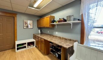 802 7th St, Britton, SD 57430