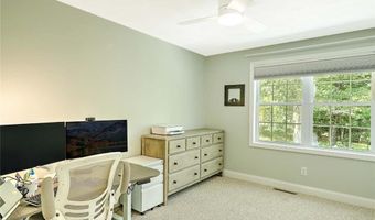 37 Lakeview Ave, Lincoln, RI 02865
