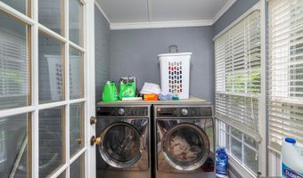 415 N Main St, Bishopville, SC 29010