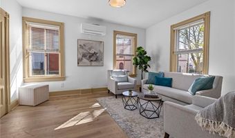 18 Barney St 1, Newport, RI 02840