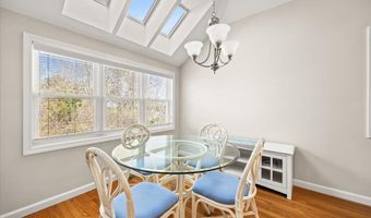 30 Harbor Hill Dr 30, Bourne, MA 02532