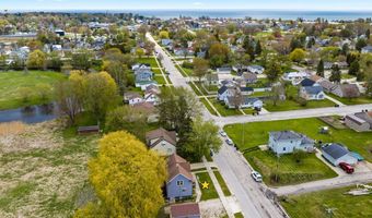 1215 Navarino St, Algoma, WI 54201