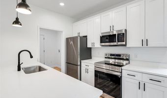 457 Rosedale Ter, Ballwin, MO 63021
