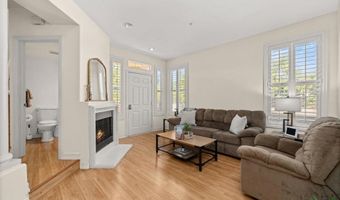489 W Summerfield Cir, Anaheim, CA 92802