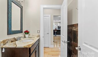 12 Broadmoor Dr, Arden, NC 28704