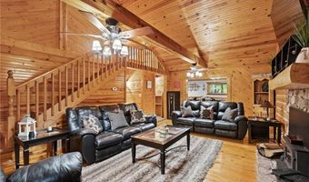 3250 N Shamrock Ln, Birdseye, IN 47513