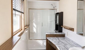 1512 S 5th St, Aberdeen, SD 57401