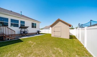 4839 Luxor Dr, Ammon, ID 83401