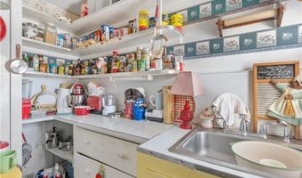 32 Union St, East Greenwich, RI 02818