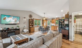 40511 N Minena St, Antioch, IL 60002