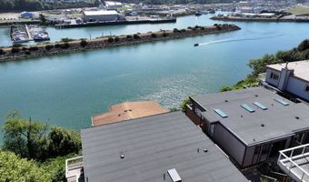 222 DEL NORTE Ln 19, Brookings, OR 97415