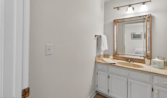 1153 Saint Andrews Dr, Macon, GA 31210