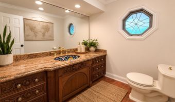 530 Palmer Ave, Belford, NJ 07718