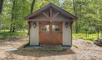 129 Woodbury, Blakeslee, PA 18610