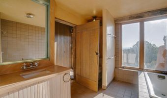 26 La Canada Rd, Arroyo Seco, NM 87514