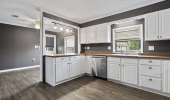 956 Old Spanish Trl, Bay St. Louis, MS 39520