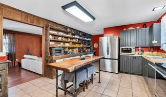 210 Church St, Belford, NJ 07718