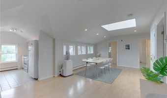 26 Cliff Ave 4, Newport, RI 02840