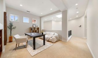 15850 Seville Ln, Encino, CA 91436