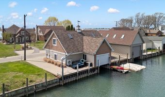 8115 Colony Dr, Algonac, MI 48001