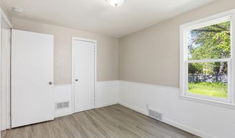 1831 S ONEIDA St, Appleton, WI 54915