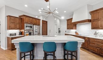 918 E Lakecrest Dr, Andover, KS 67002