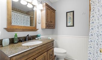 755 Williamsburg Cir, Warwick, RI 02886
