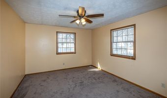 1260 Meadowview Ln, Amherst, OH 44001