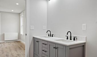 673 Streamside Ave, Hermon, ME 04401