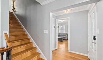 1604 N EDGEWOOD St, Arlington, VA 22201
