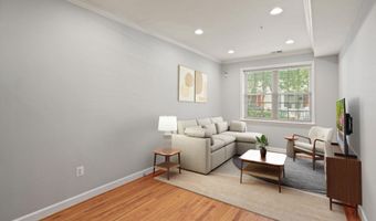 430 IRVING St NW 102, Washington, DC 20010
