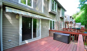 202 Castlewood Dr 202, Bloomfield, CT 06002