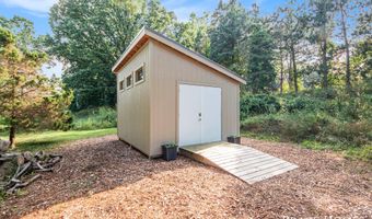 1359 Buttrick Ave SE, Ada, MI 49301