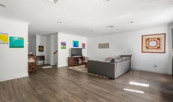 2 Dogwood Ct 2, Middlebury, CT 06762