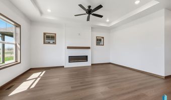 2417 E Brek St, Brandon, SD 57005