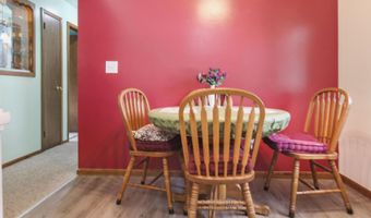 902 S 17th St, Aberdeen, SD 57401