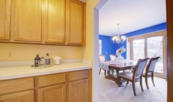 825 Brookside Dr, Ann Arbor, MI 48105