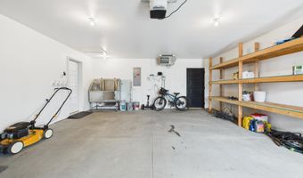 2508 Dean Ct, Brookings, SD 57006
