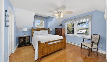 11 Johnson Ave, North Kingstown, RI 02852